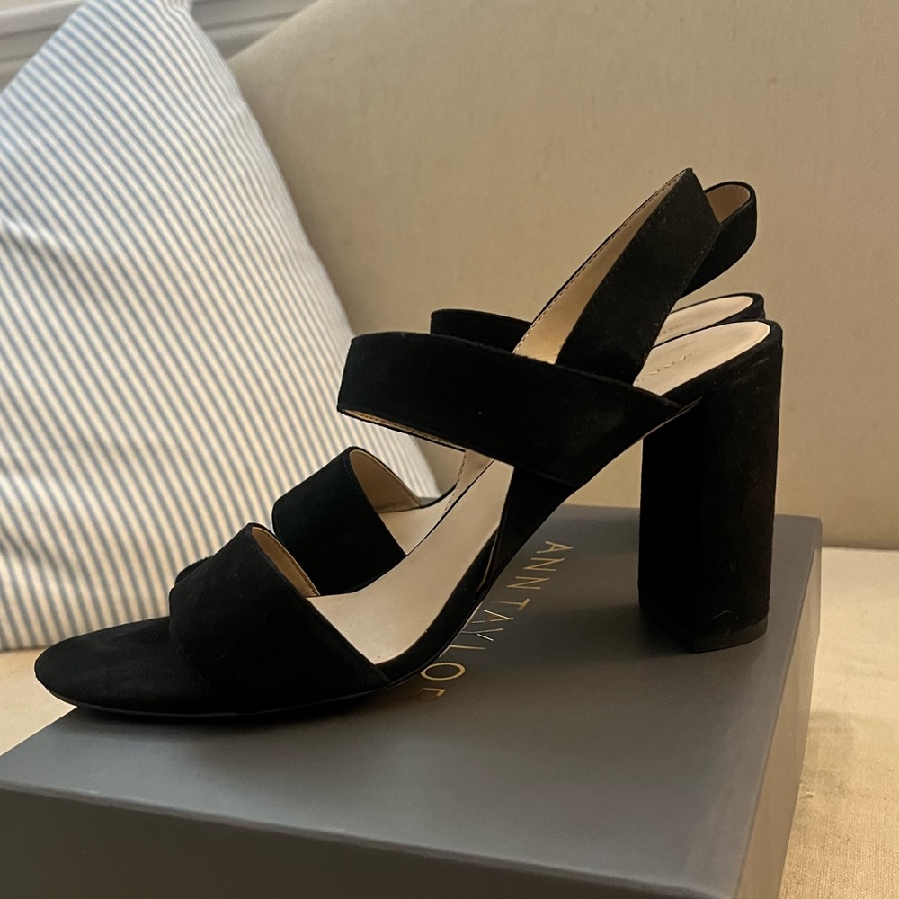 Ann Taylor suede heeled sandals 9